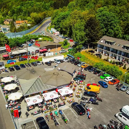 アパートホテル Cockpit