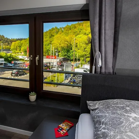 アパートホテル Cockpit