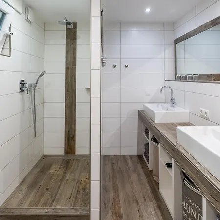 Cockpit 4* アーデナウ