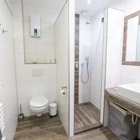 Cockpit 4* アーデナウ