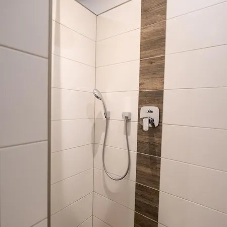 Cockpit アパートホテル アーデナウ