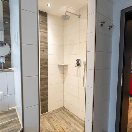 Cockpit 4* アーデナウ