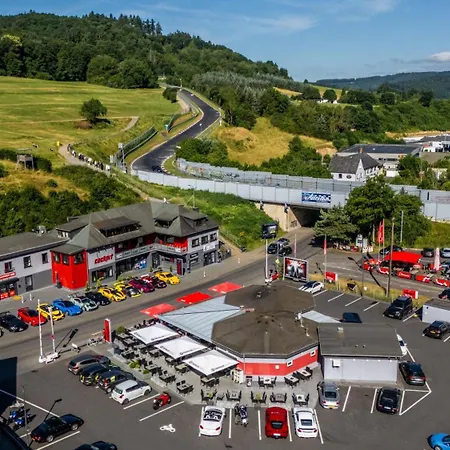 Cockpit 4* アーデナウ